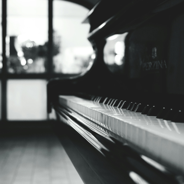 Piano image